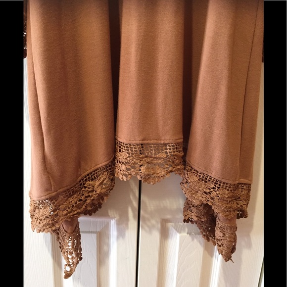 NWT~She and Sky Open Front Crochet Detail Topper - Picture 5 of 8